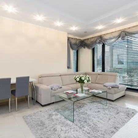 Stary Browar Polwiejska With Ac By Renters Apartament